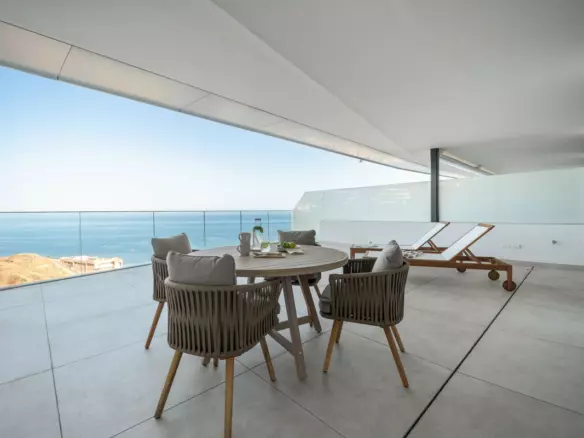 2-bedroom Apartment In Fuengirola, Spain (144 M²)