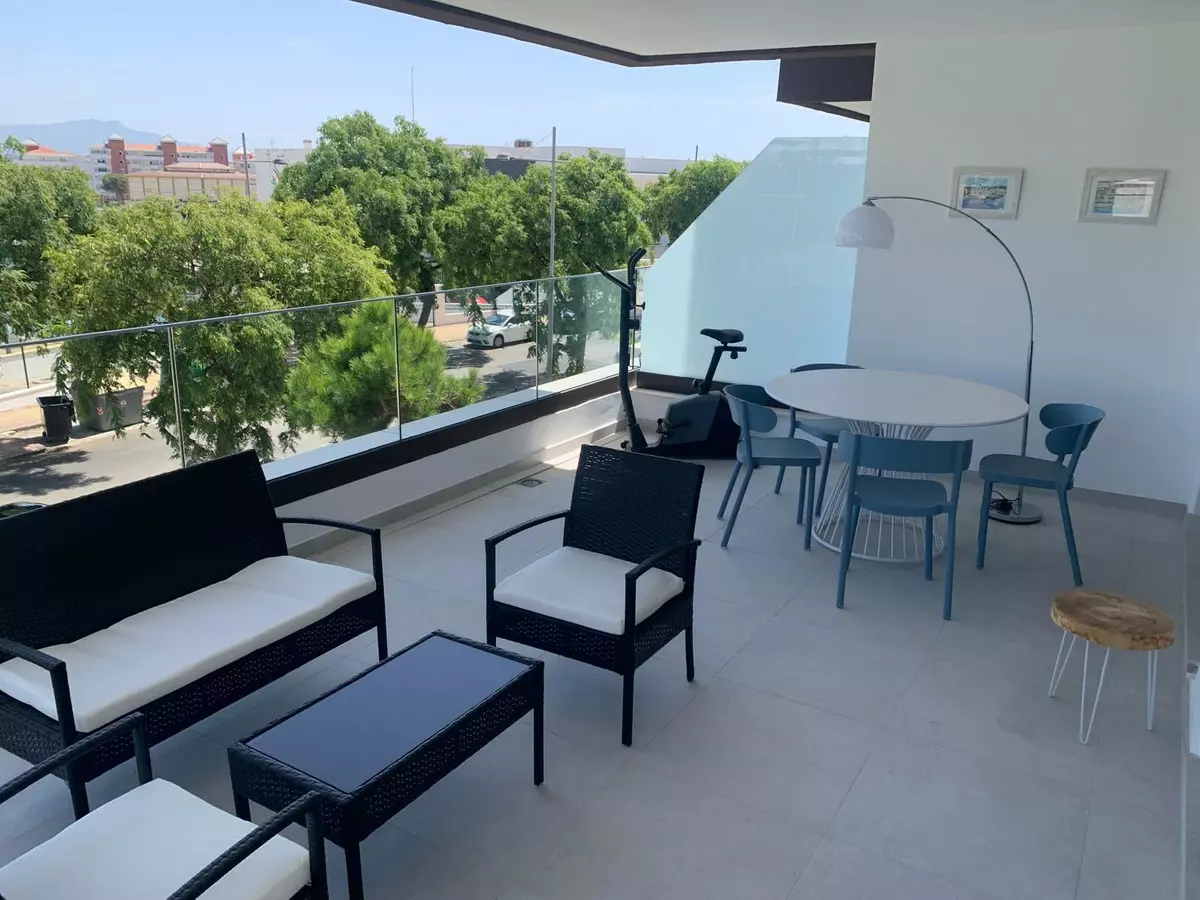 3-bedroom Property In Estepona, Spain (159 M²)