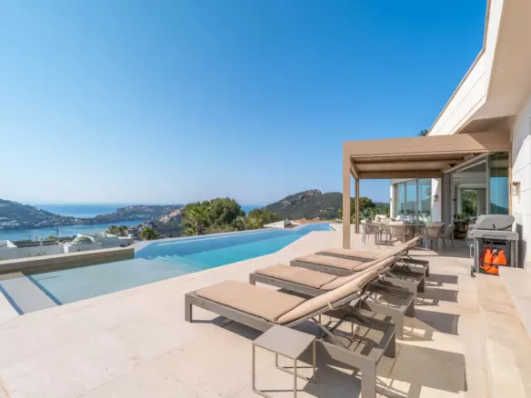 5-bedroom Villa In Andratx, Spain (824 M²)