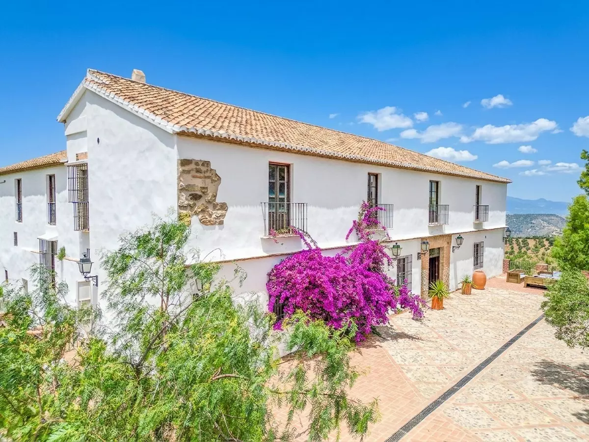 8-bedroom Country House In Colmenar, Spain (1.094 M²)