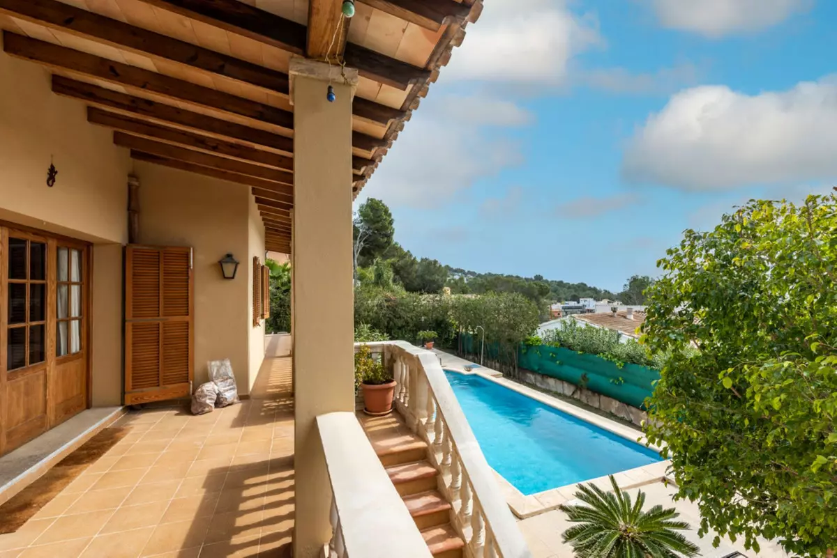 4-bedroom Villa In Calvià, Spain (400 M²)