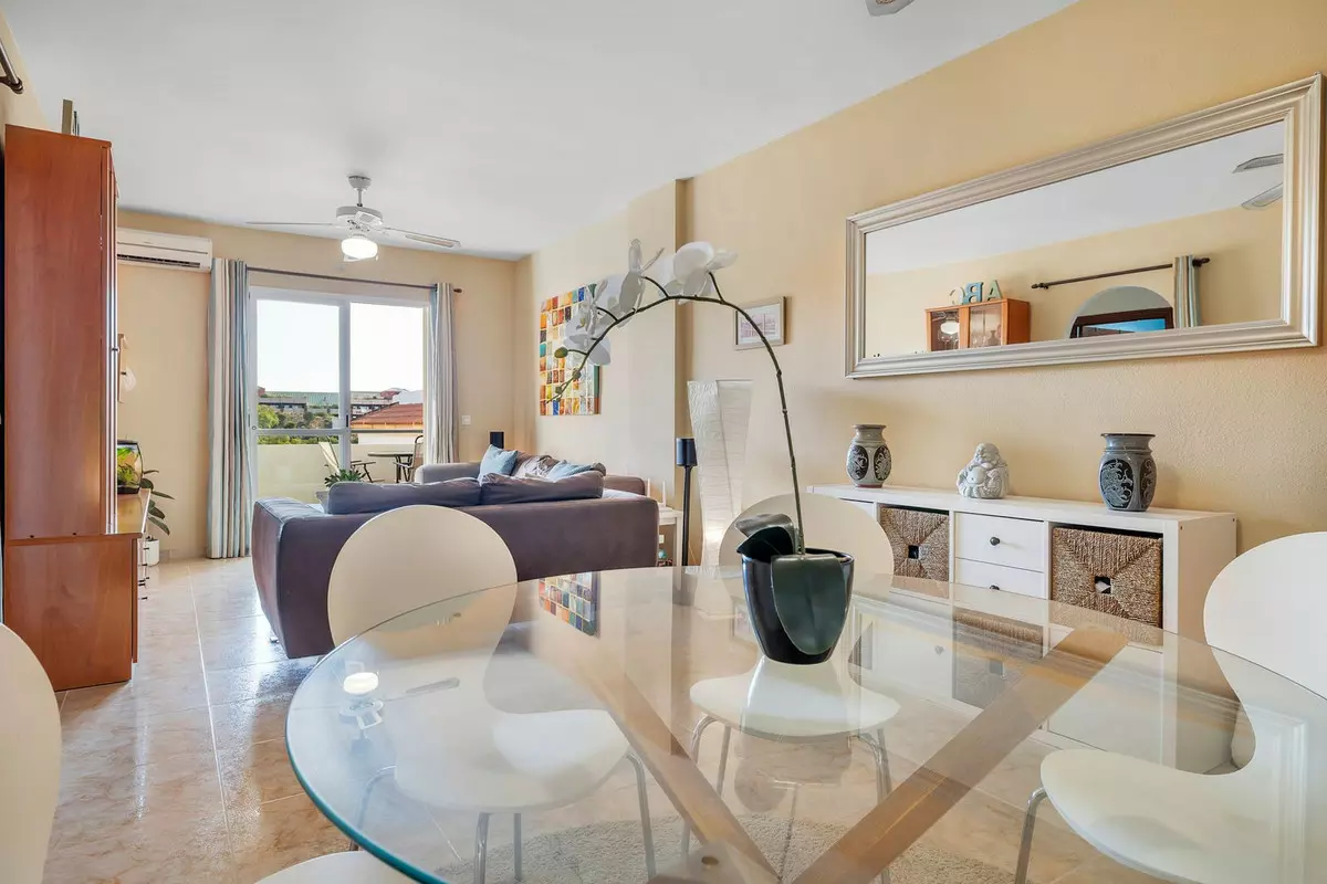3-bedroom Apartment In Benalmádena, Spain (96 M²)