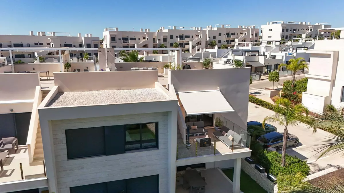 3-bedroom Apartment In Pilar De La Horadada, Spain (95 M²)