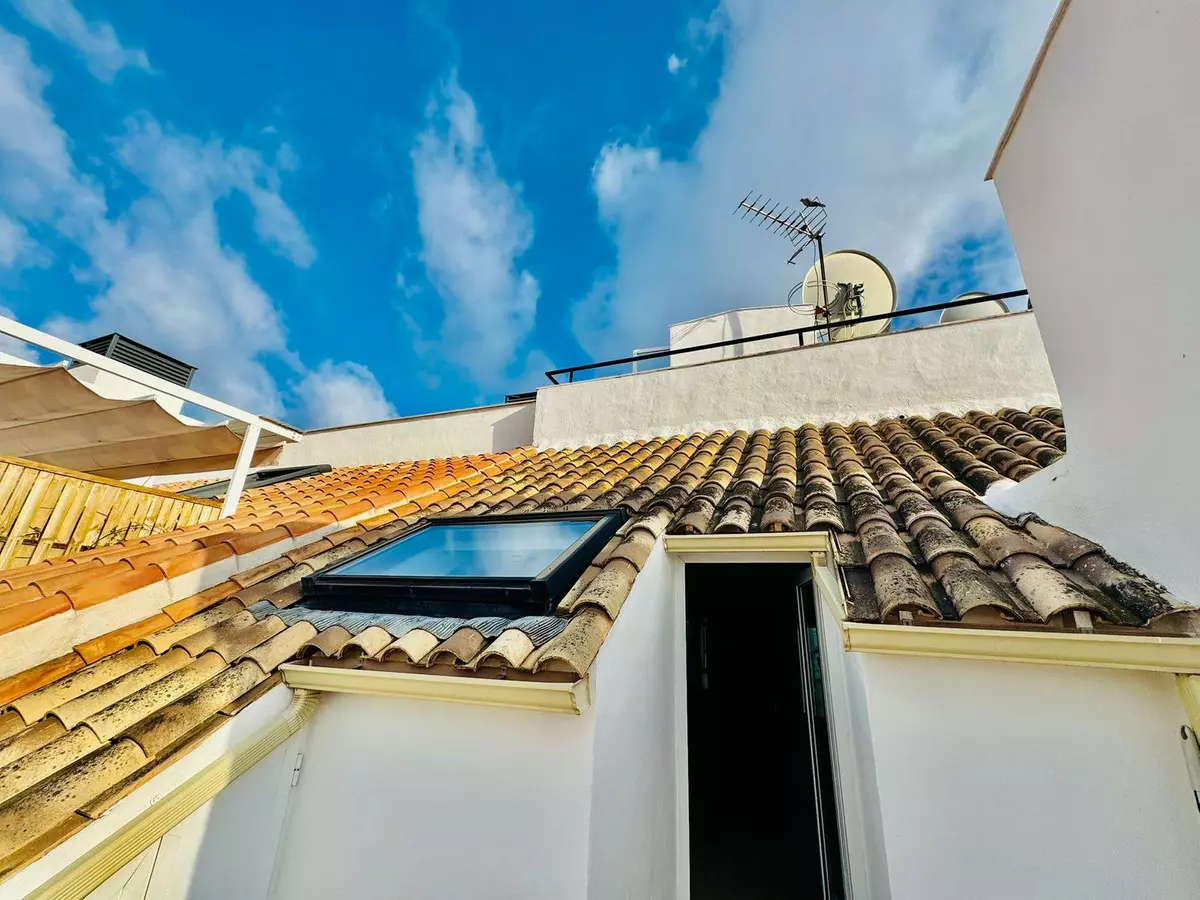 1-bedroom Apartment In Fuengirola, Spain (100 M²)