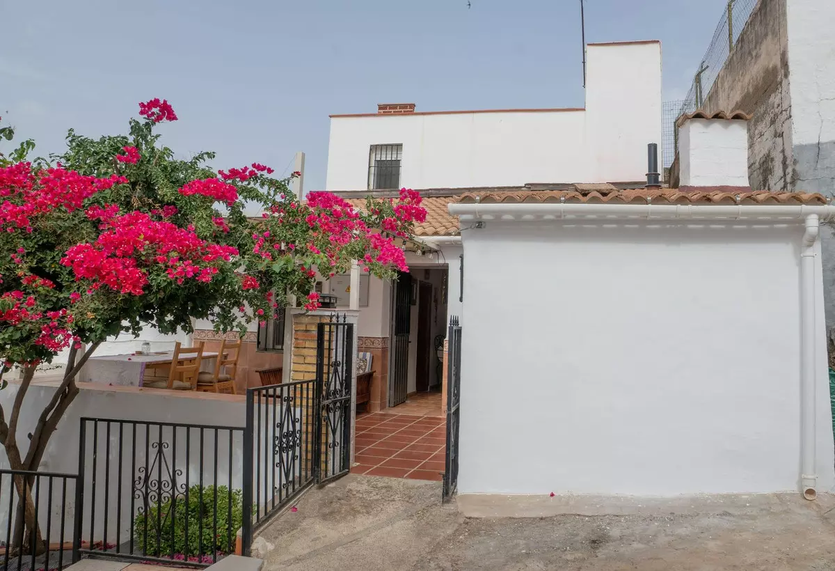 2-bedroom Town House In Álora, Spain (99 M²)