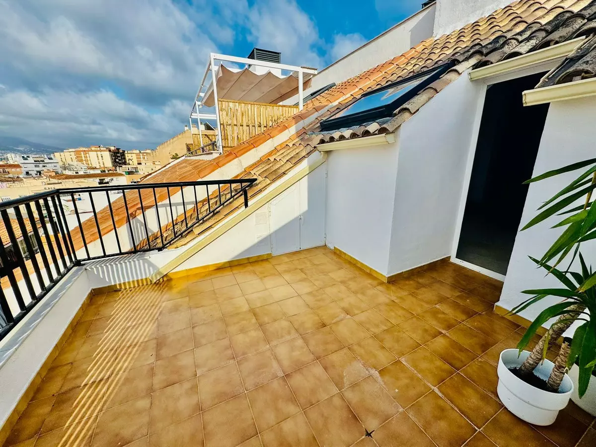 1-bedroom Apartment In Fuengirola, Spain (100 M²)