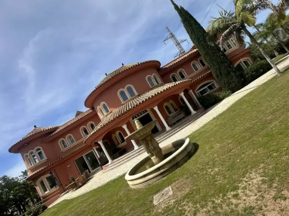 8-bedroom Villa In Estepona, Spain (1.265 M²)