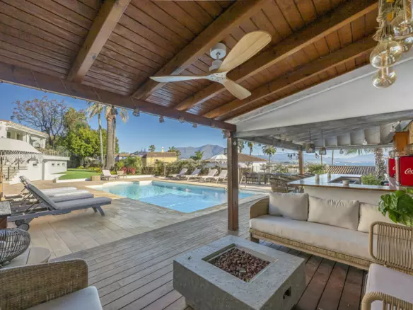6-bedroom Villa In Manilva, Spain (501 M²)