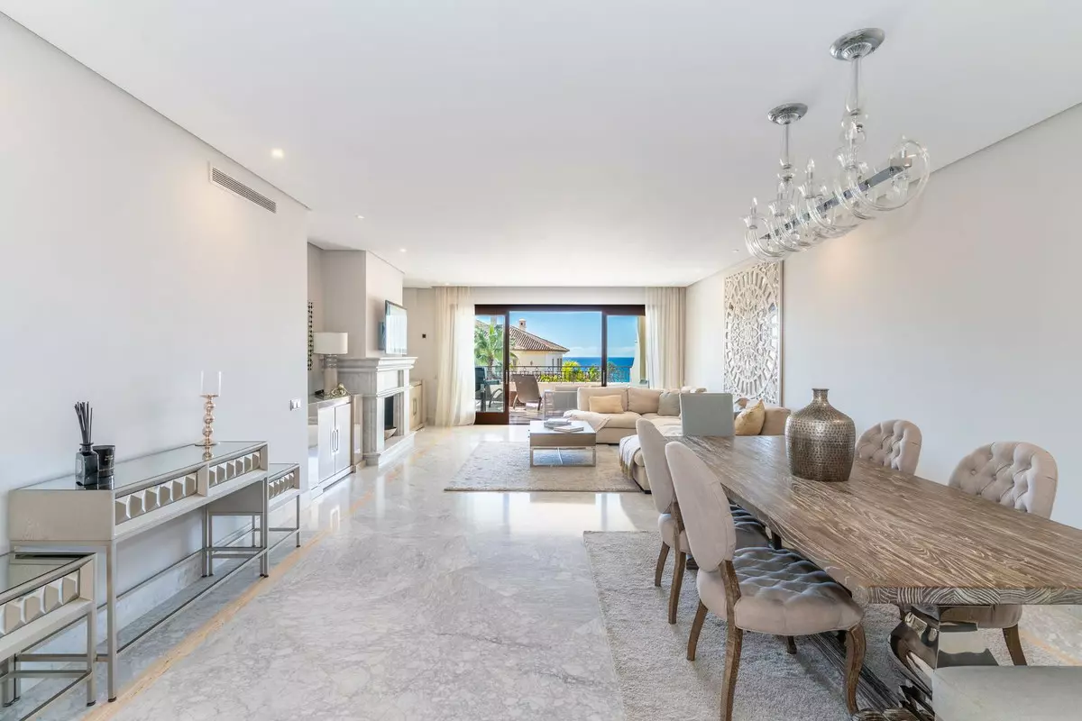 3-bedroom Apartment In Marbella, Spain (226 M²)