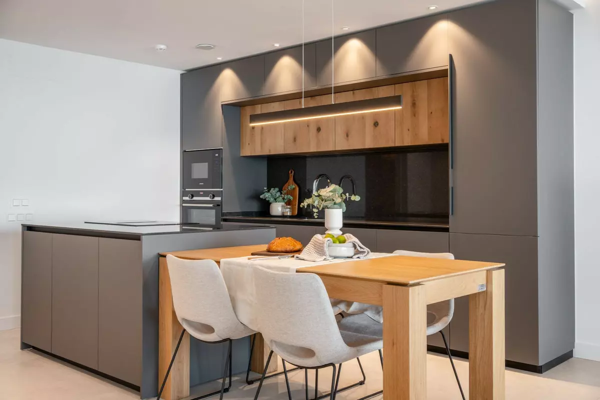 2-bedroom Apartment In Fuengirola, Spain (144 M²)