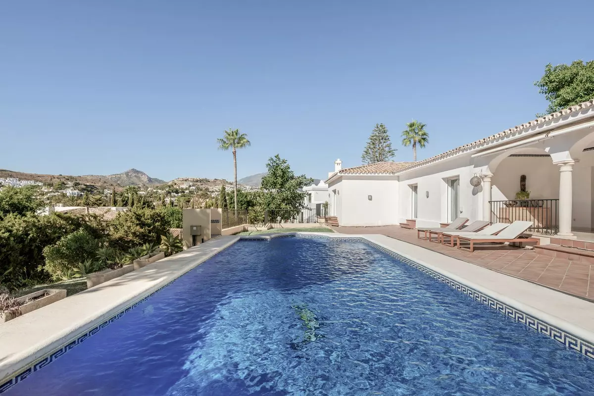4-bedroom Villa In Estepona, Spain (341 M²)