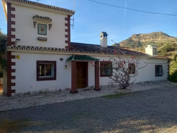 4-bedroom Villa In Álora, Spain (165 M²)