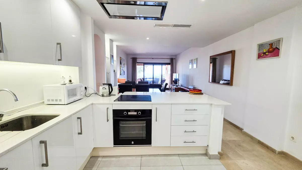 3-bedroom Apartment In Manilva, Spain (138 M²)