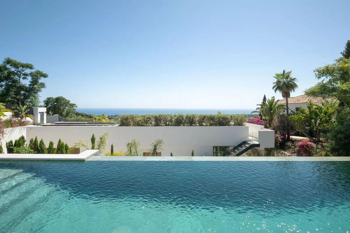 5-bedroom Villa In Marbella, Spain (627 M²)
