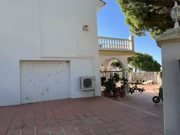 5-bedroom Villa In Mijas, Spain (271 M²)
