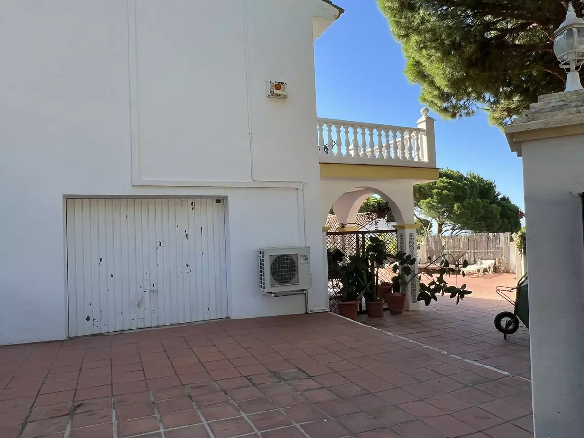5-bedroom Villa In Mijas, Spain (271 M²)