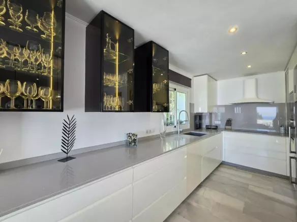 3-bedroom Apartment In Marbella, Spain (101 M²)