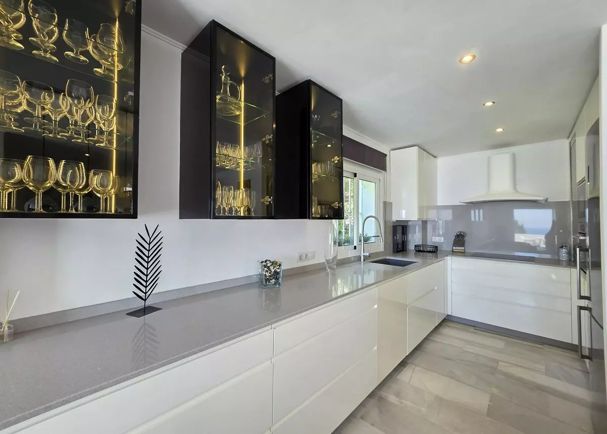 3-bedroom Apartment In Marbella, Spain (101 M²)