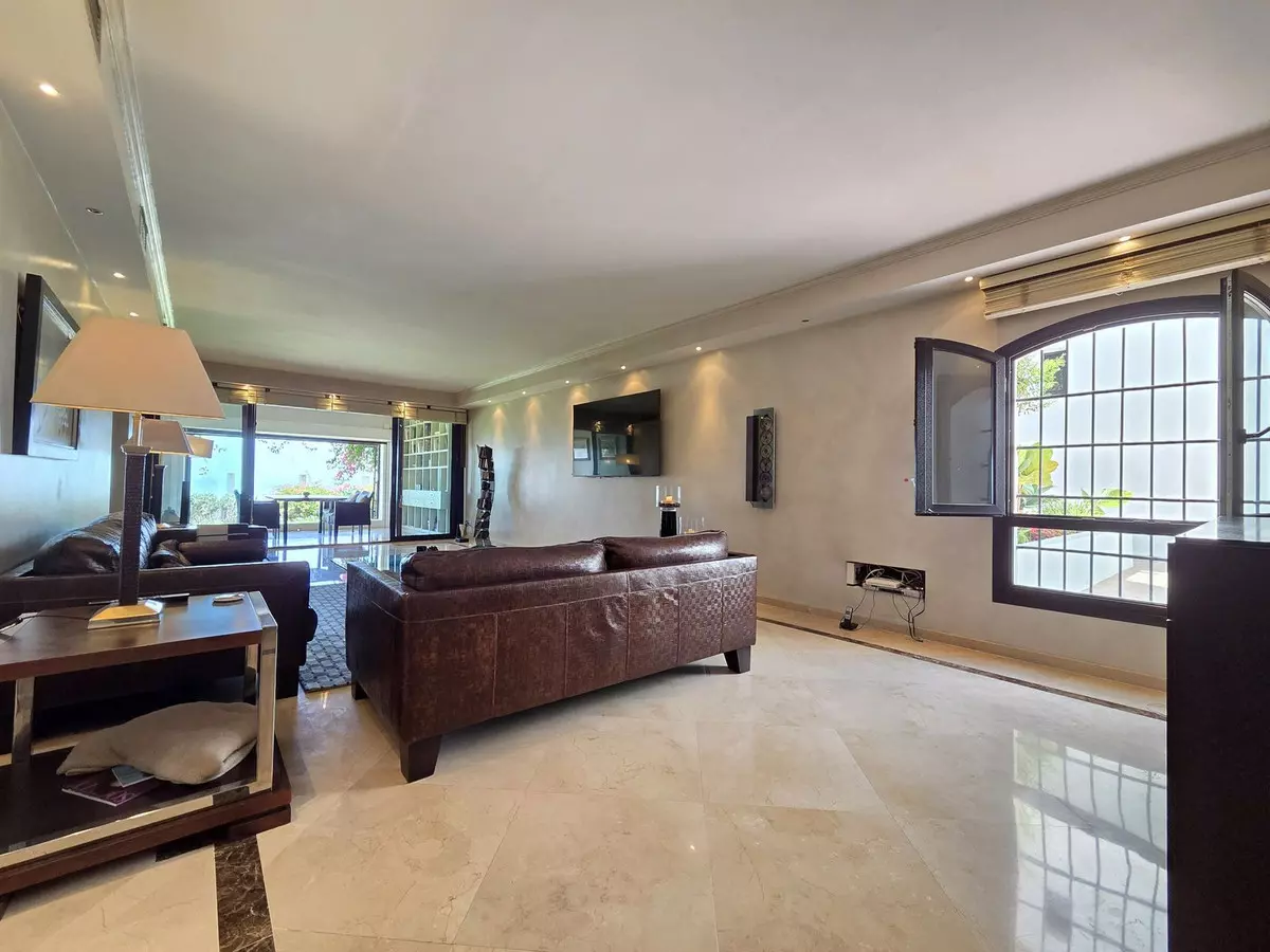 2-bedroom Apartment In Marbella, Spain (146 M²)