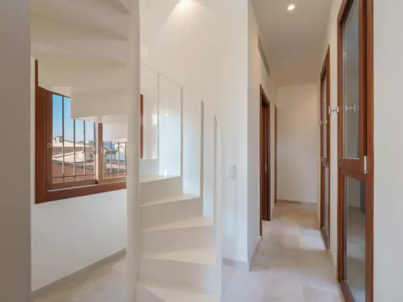 3-bedroom Apartment In Palma De Mallorca, Spain (170 M²)
