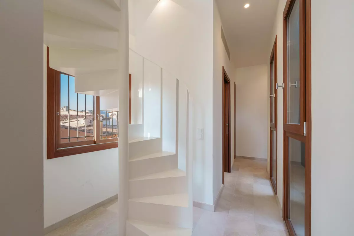 3-bedroom Apartment In Palma De Mallorca, Spain (170 M²)