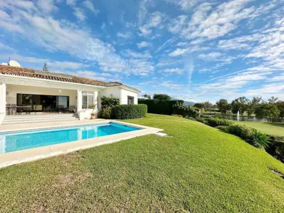 4-bedroom Villa In Estepona, Spain (450 M²)