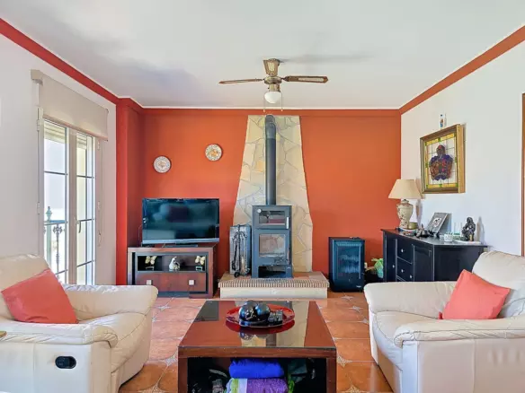 4-bedroom Villa In Canillas De Albaida, Spain (229 M²)