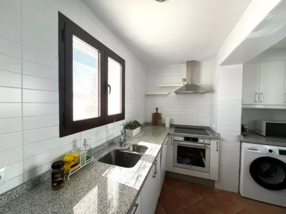 2-bedroom Apartment In Estepona, Spain (87 M²)