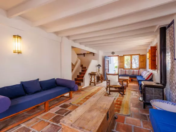 3-bedroom Town House In Comares, Spain (132 M²)