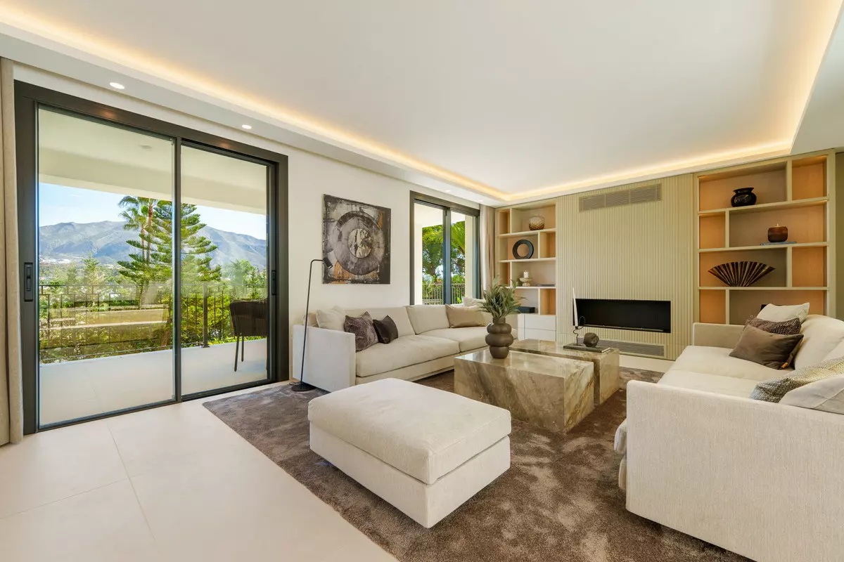 5-bedroom Villa In Marbella, Spain (648 M²)