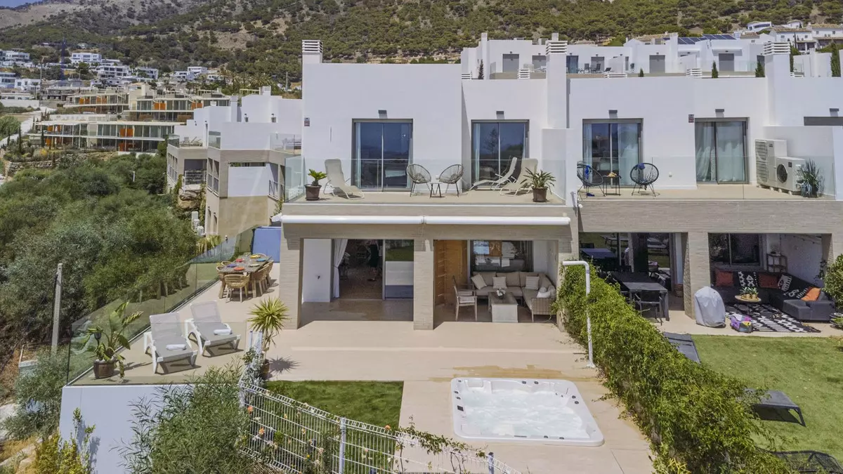 3-bedroom Villa In Mijas, Spain (160 M²)
