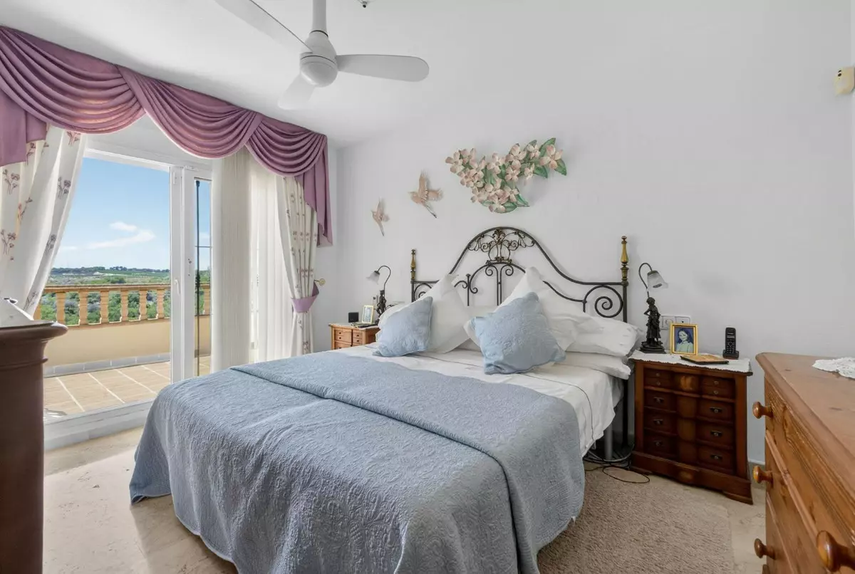 5-bedroom Villa In Orihuela, Spain (214 M²)