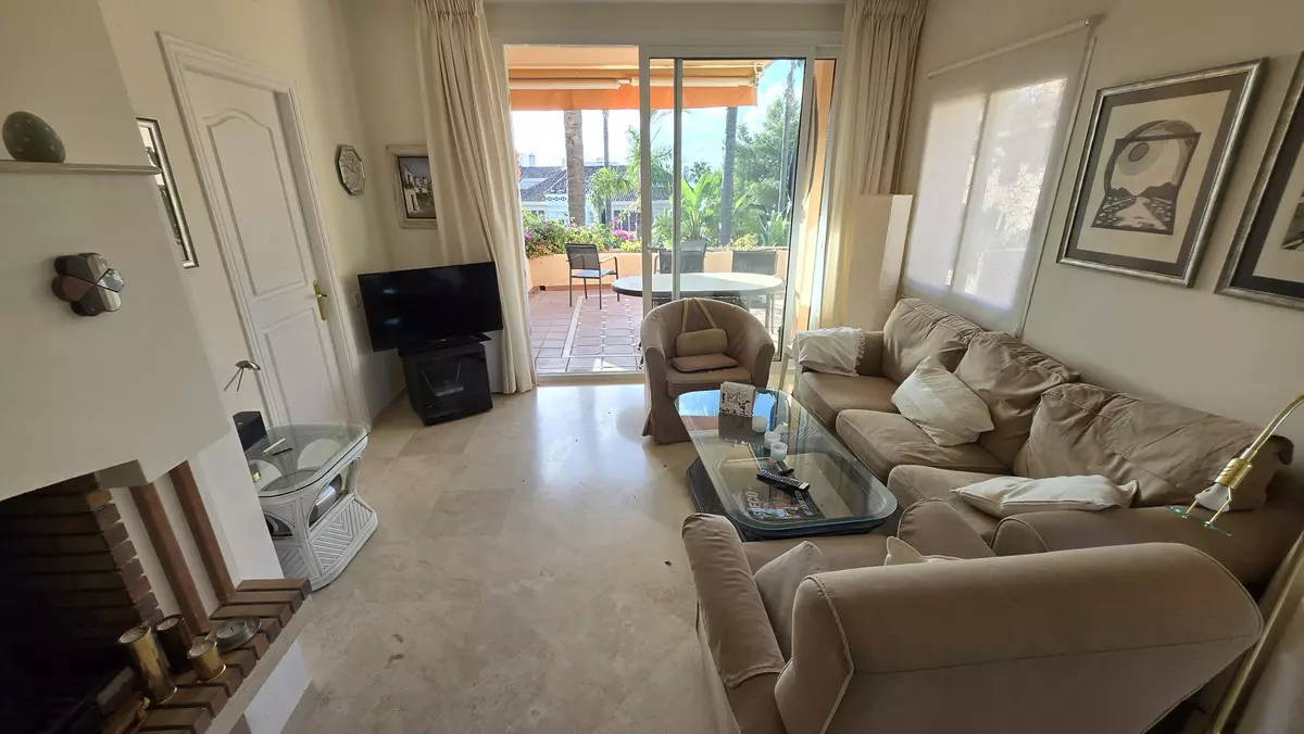 2-bedroom Apartment In Marbella, Spain (173 M²)