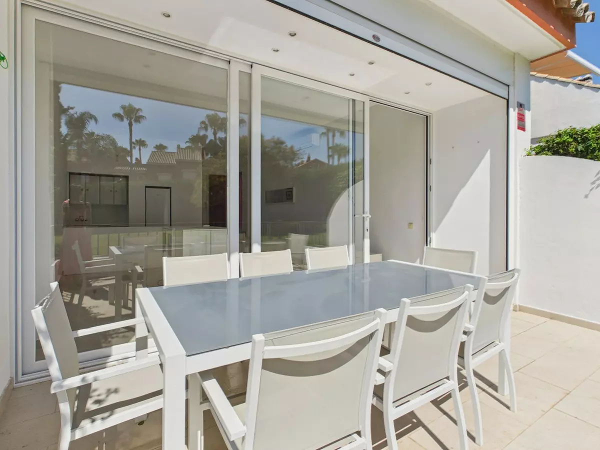 1-bedroom Apartment In Estepona, Spain (53 M²)