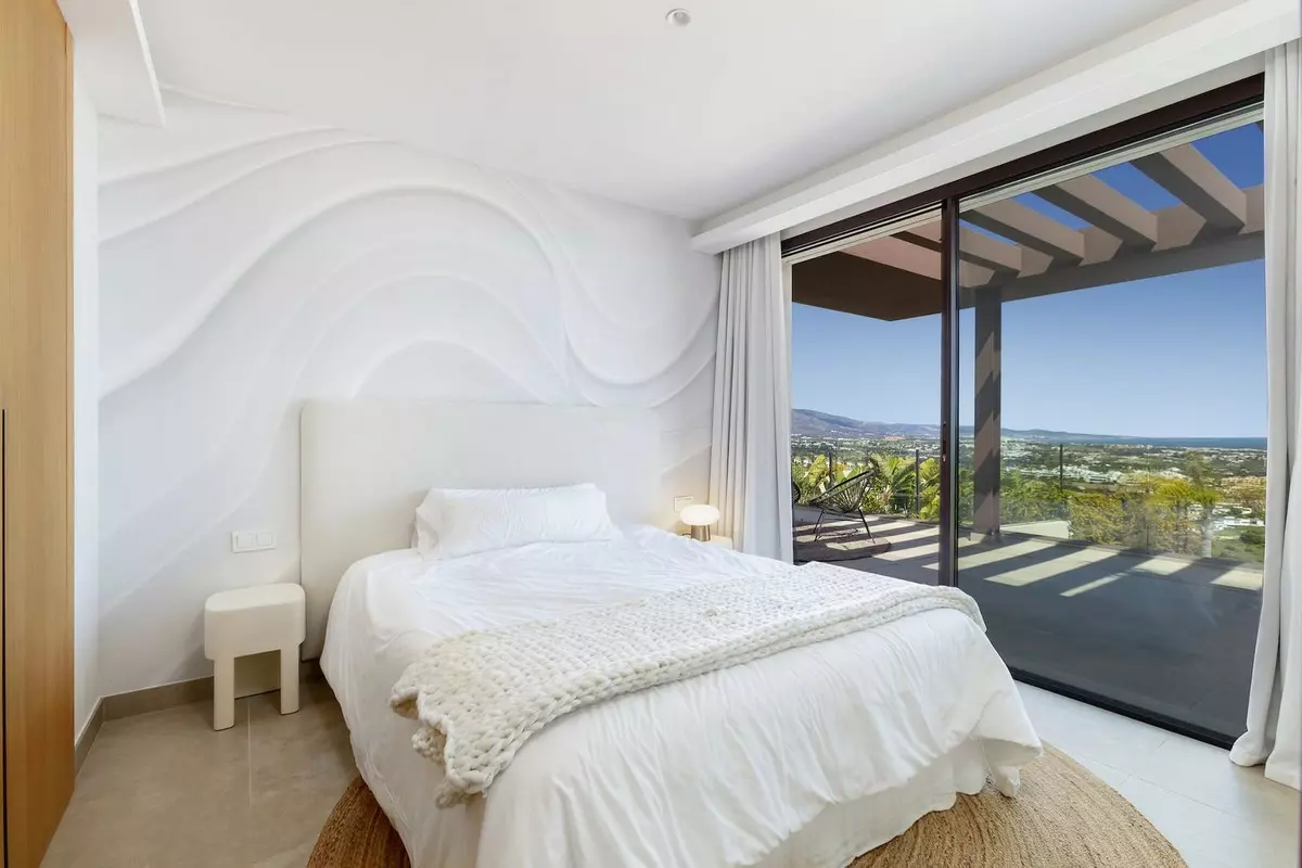 5-bedroom Villa In Benahavis, Spain (407 M²)
