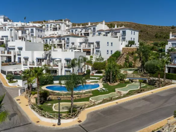 3-bedroom Apartment In Estepona, Spain (112 M²)