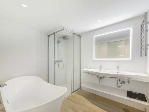 6-bedroom Villa In Manilva, Spain (501 M²)