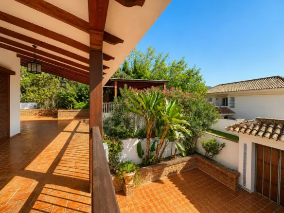 4-bedroom Villa In Marbella, Spain (588 M²)