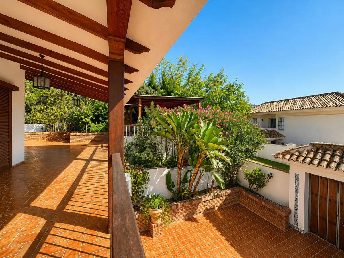 4-bedroom Villa In Marbella, Spain (588 M²)