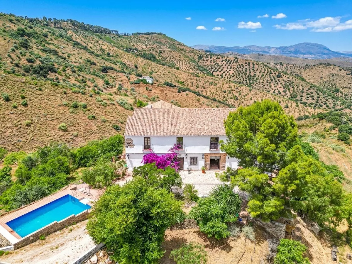 8-bedroom Country House In Colmenar, Spain (1.094 M²)
