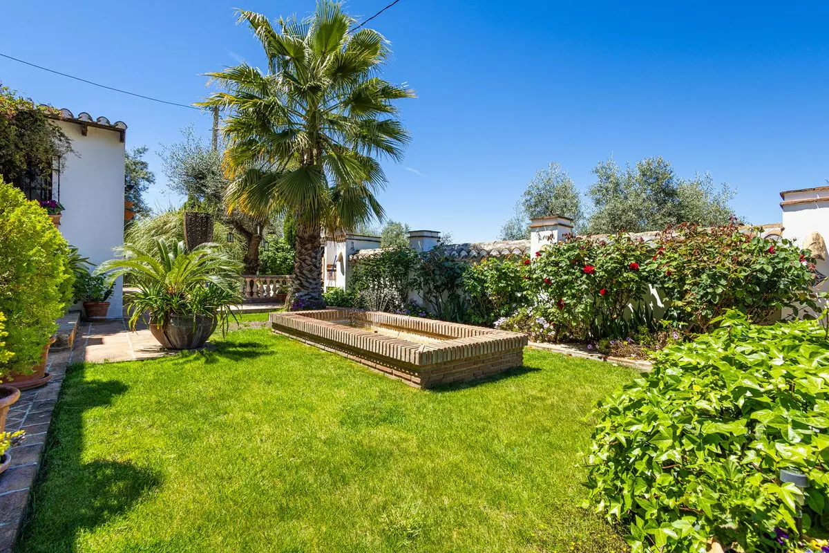 8-bedroom Country House In Villanueva Del Trabuco, Spain (569 M²)