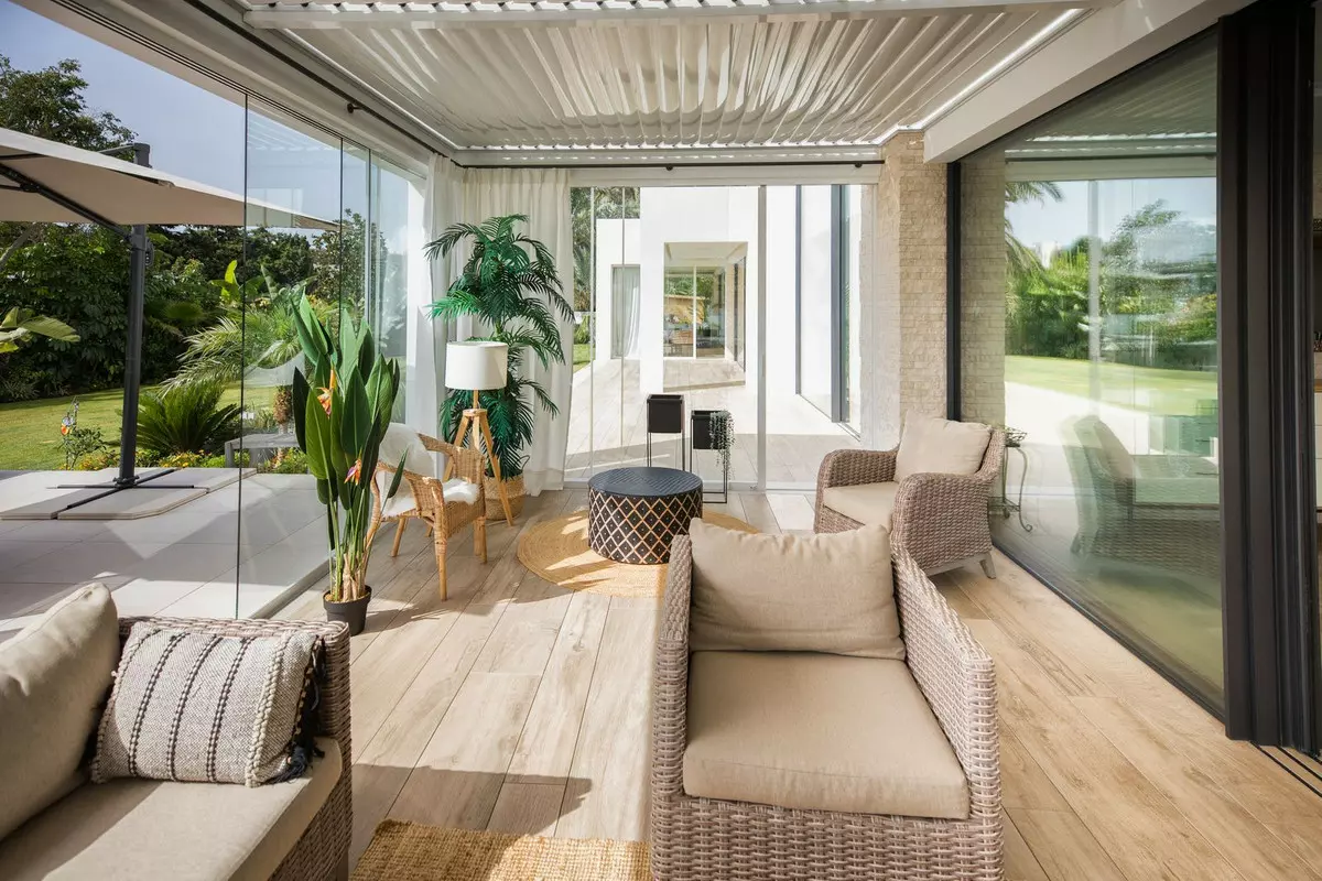 7-bedroom Villa In Estepona, Spain (1.373 M²)