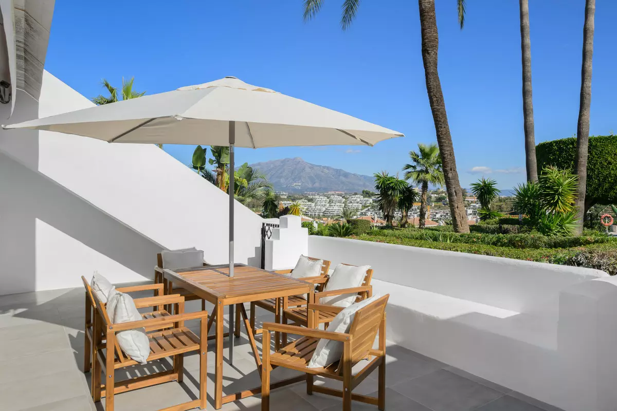3-bedroom Apartment In Estepona, Spain (93 M²)