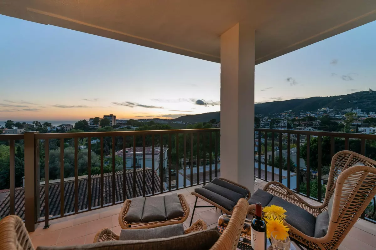 2-bedroom Apartment In Palma De Mallorca, Spain (102 M²)