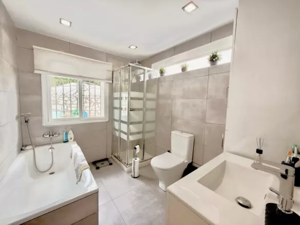 3-bedroom Villa In Benalmádena, Spain (90 M²)