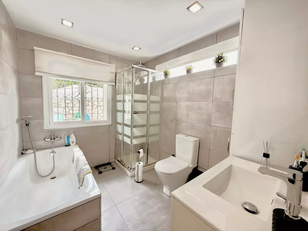 3-bedroom Villa In Benalmádena, Spain (90 M²)