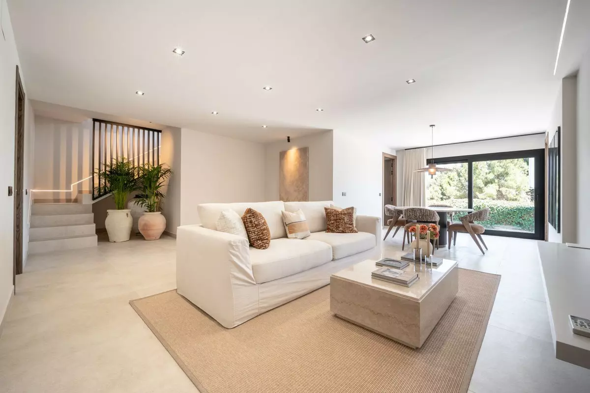 5-bedroom Villa In Mijas, Spain (329 M²)