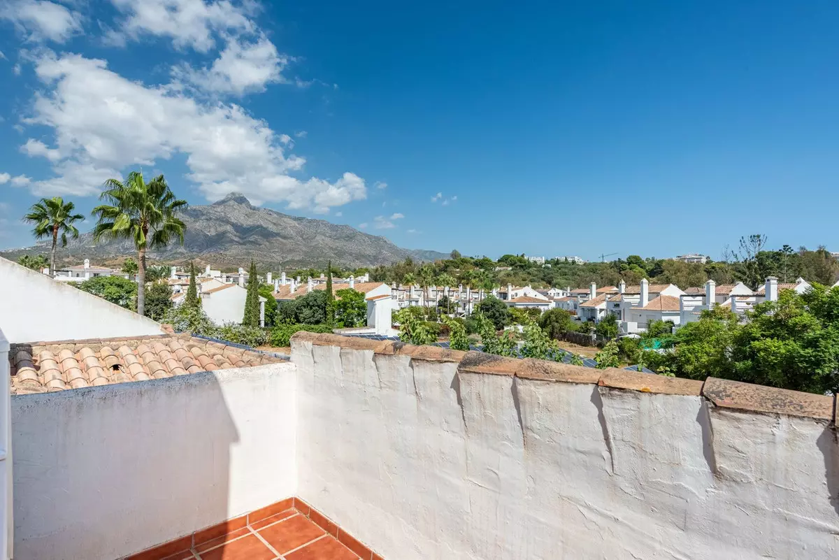 4-bedroom Town House In Marbella, Spain (178 M²)