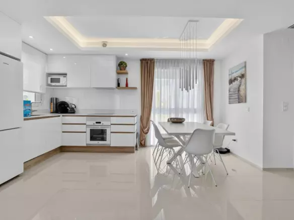 2-bedroom Apartment In Rojales, Spain (82 M²)