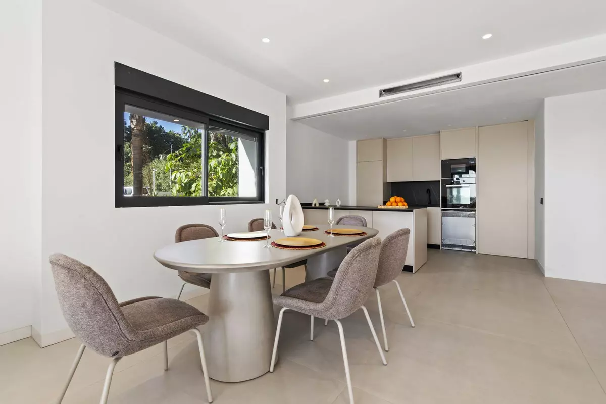 4-bedroom Apartment In Estepona, Spain (256 M²)
